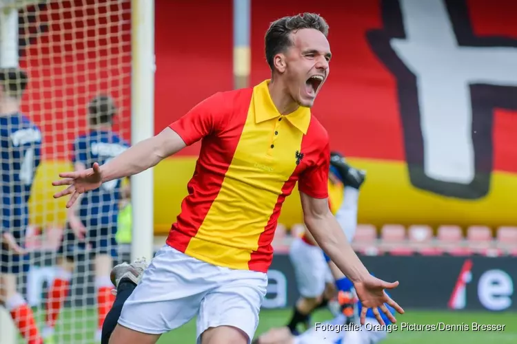 Go Ahead Eagles velt Helmond Sport na rust mede door hattrick Van Hoeven