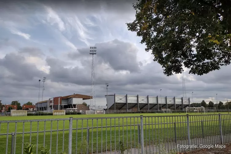 Hekkensluiter FC Dordrecht start 2022 met zege in Helmond