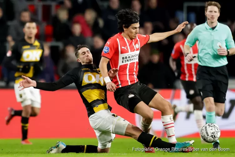 PSV simpel langs NAC naar halve finale beker