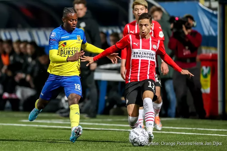 PSV langs tien man van SC Cambuur