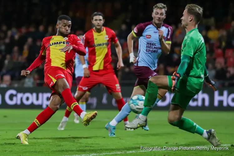 Go Ahead Eagles plaatst zich voor tweede ronde beker na winst op Helmond Sport