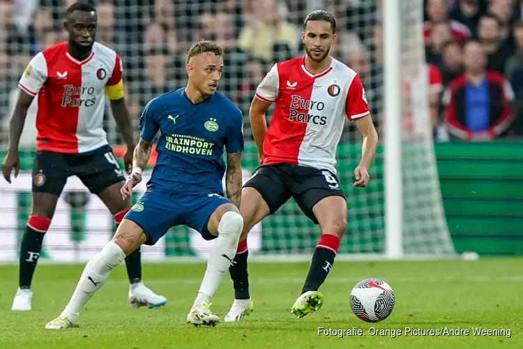 PSV pakt Johan Cruijff Schaal na nipte winst in De Kuip