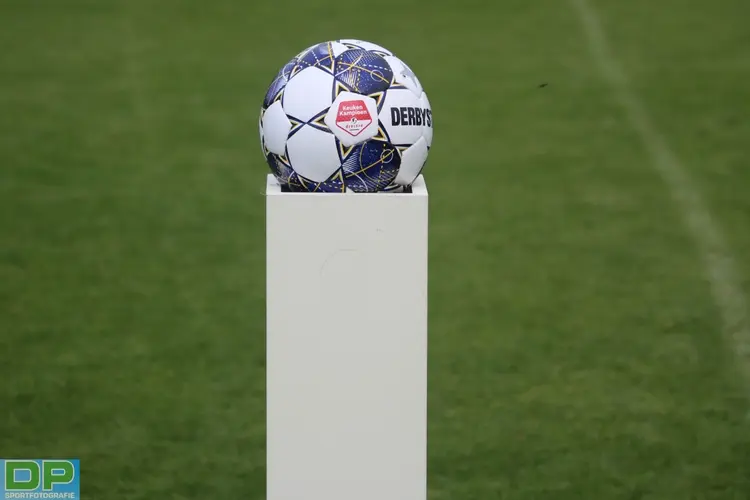 FC Emmen naar gedeelde tweede plaats na winst op Helmond Sport