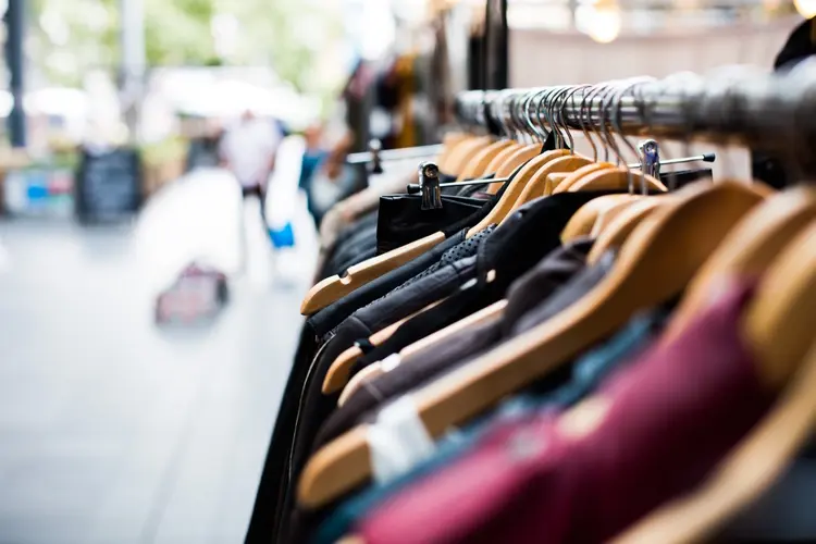 Kledingmarkt voor Helmonders met een laag inkomen